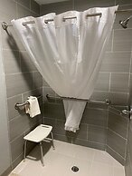 AmericInn by Wyndham Williamsburg