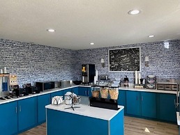 AmericInn by Wyndham Williamsburg