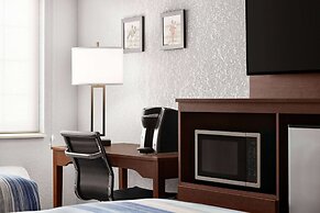 AmericInn by Wyndham Williamsburg