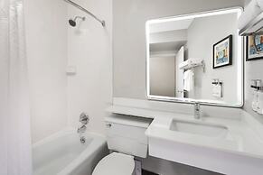 Holiday Inn Chicago-Oakbrook by IHG