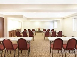 Wingate by Wyndham Detroit Metro Airport