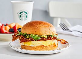 Courtyard by Marriott Detroit Utica