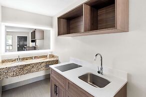 Econo Lodge Inn & Suites Ocean Springs - Biloxi