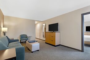 Drury Inn & Suites Joplin