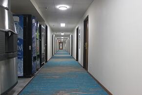 Alliance Hotel & Suites, a Howard Johnson by Wyndham