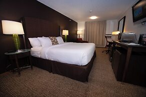 Alliance Hotel & Suites, a Howard Johnson by Wyndham