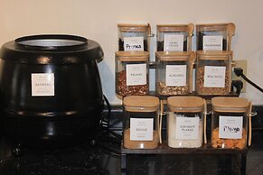 Alliance Hotel & Suites, a Howard Johnson by Wyndham