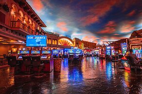 Sunset Station Hotel & Casino