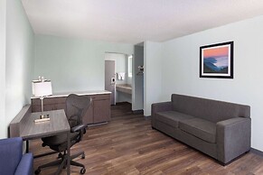 Baymont by Wyndham Creedmoor