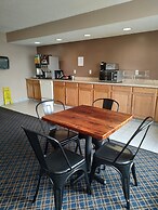 Bison Inn & Suites on University