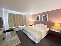 Bison Inn & Suites on University