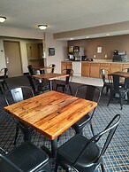 Bison Inn & Suites on University