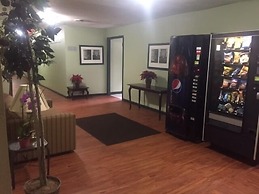 Days Inn by Wyndham Cleveland Lakewood