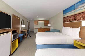 Days Inn by Wyndham Hillsboro