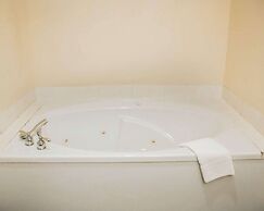 Quality Inn & Suites Bellville - Mansfield