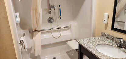 Quality Inn & Suites Bellville - Mansfield