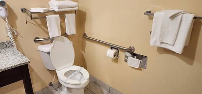 Quality Inn & Suites Bellville - Mansfield