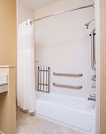 Hampton Inn Shawnee