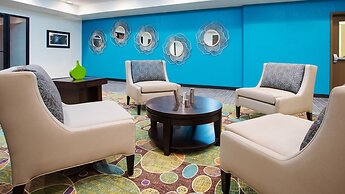Holiday Inn Express & Suites Wyomissing by IHG