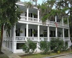 Rhett House Inn