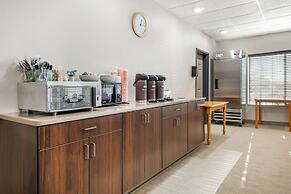 Country Inn & Suites by Radisson, Watertown, SD