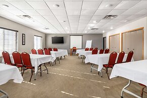 Country Inn & Suites by Radisson, Watertown, SD