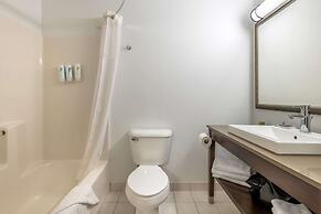 Country Inn & Suites by Radisson, Watertown, SD