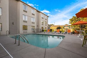 Clarion Pointe Sevierville-Pigeon Forge