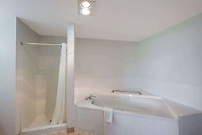 Quality Inn & Suites Junction