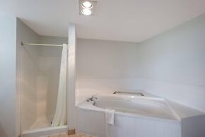 Quality Inn & Suites Junction