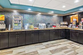 La Quinta Inn & Suites by Wyndham Denison - N. Lake Texoma