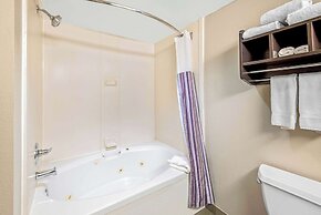 La Quinta Inn & Suites by Wyndham Denison - N. Lake Texoma