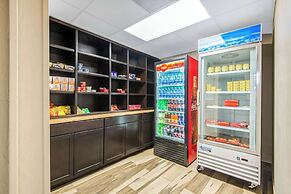 La Quinta Inn & Suites by Wyndham Denison - N. Lake Texoma