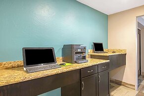 La Quinta Inn & Suites by Wyndham Denison - N. Lake Texoma