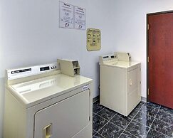 Quality Inn & Suites Irving DFW Airport South