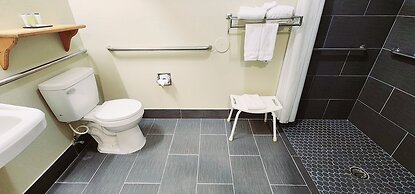 Super 8 by Wyndham Temple I-35