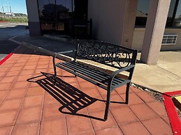 Super 8 by Wyndham Giddings