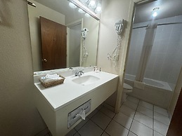 Super 8 by Wyndham Giddings