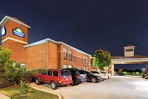 Days Inn by Wyndham Dallas Plano