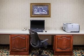 Days Inn & Suites by Wyndham Tyler