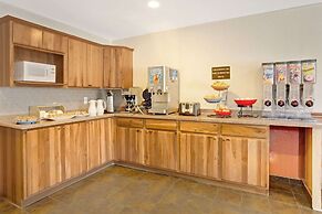 Ramada by Wyndham Draper