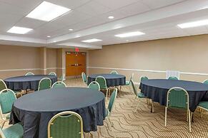 Comfort Suites Inn at Ridgewood Farm