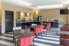 Comfort Suites Inn at Ridgewood Farm