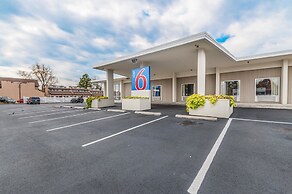 Motel 6 Winchester, VA