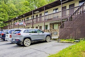 OYO Hotel Chapmanville Inn, WV - Hwy 119