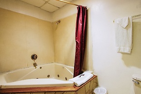 OYO Hotel Chapmanville Inn, WV - Hwy 119