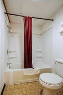 OYO Hotel Chapmanville Inn, WV - Hwy 119