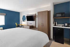 Holiday Inn Express Sheboygan-Kohler by IHG