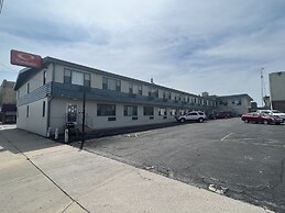 Days Inn by Wyndham Manitowoc