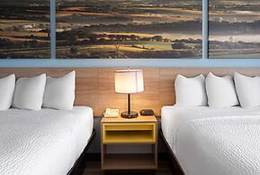 Days Inn by Wyndham Neenah